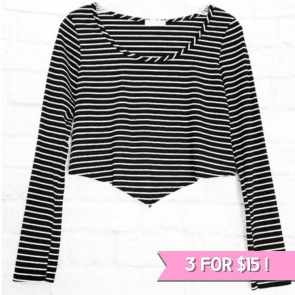 OLIVIA RAE•Pointed Hem Stripe Crop Top•Long Sleeve